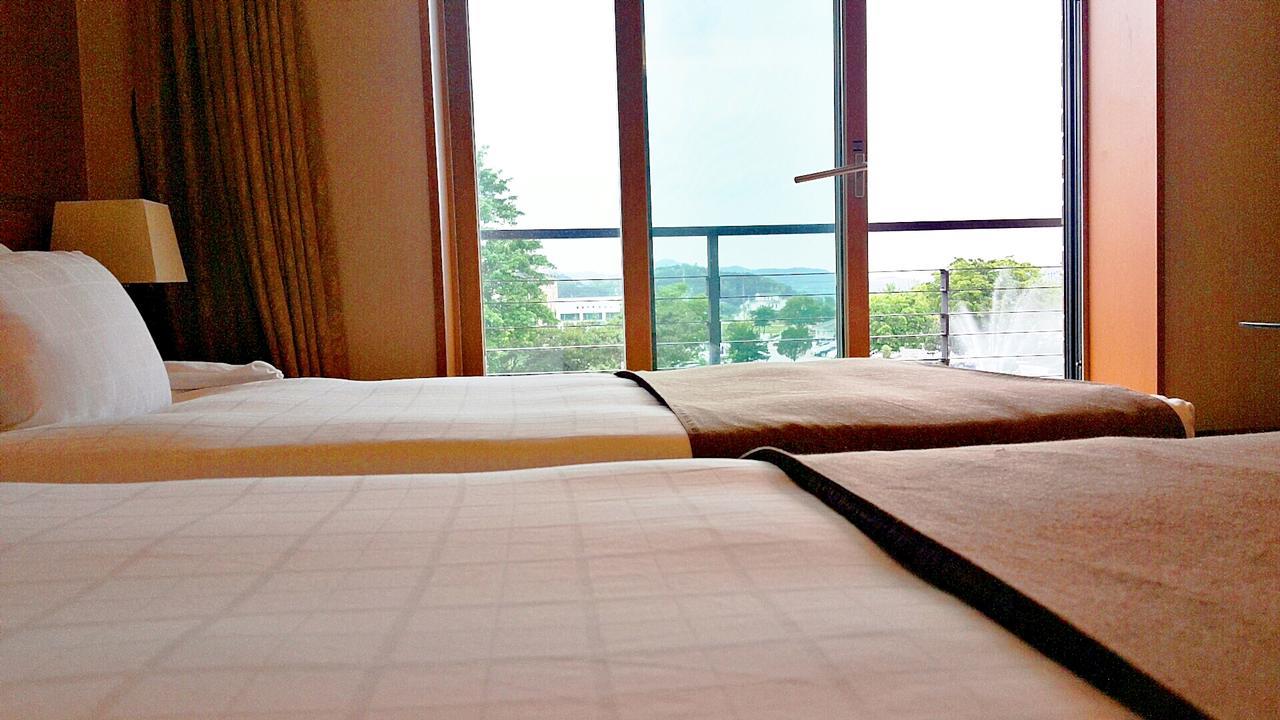 Hantan River Spa Hotel Cheorwon Bagian luar foto