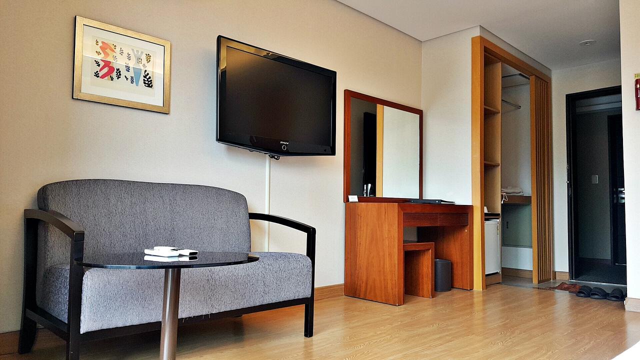 Hantan River Spa Hotel Cheorwon Bagian luar foto